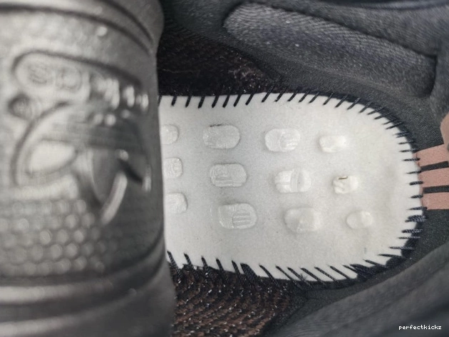 V2 Yeezy 350 GW3774 Adidas Oat Boost MX Black 0731